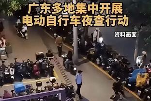 防守大闸！迪萨西本场数据：16次解围3次封堵射门，获评7.2分